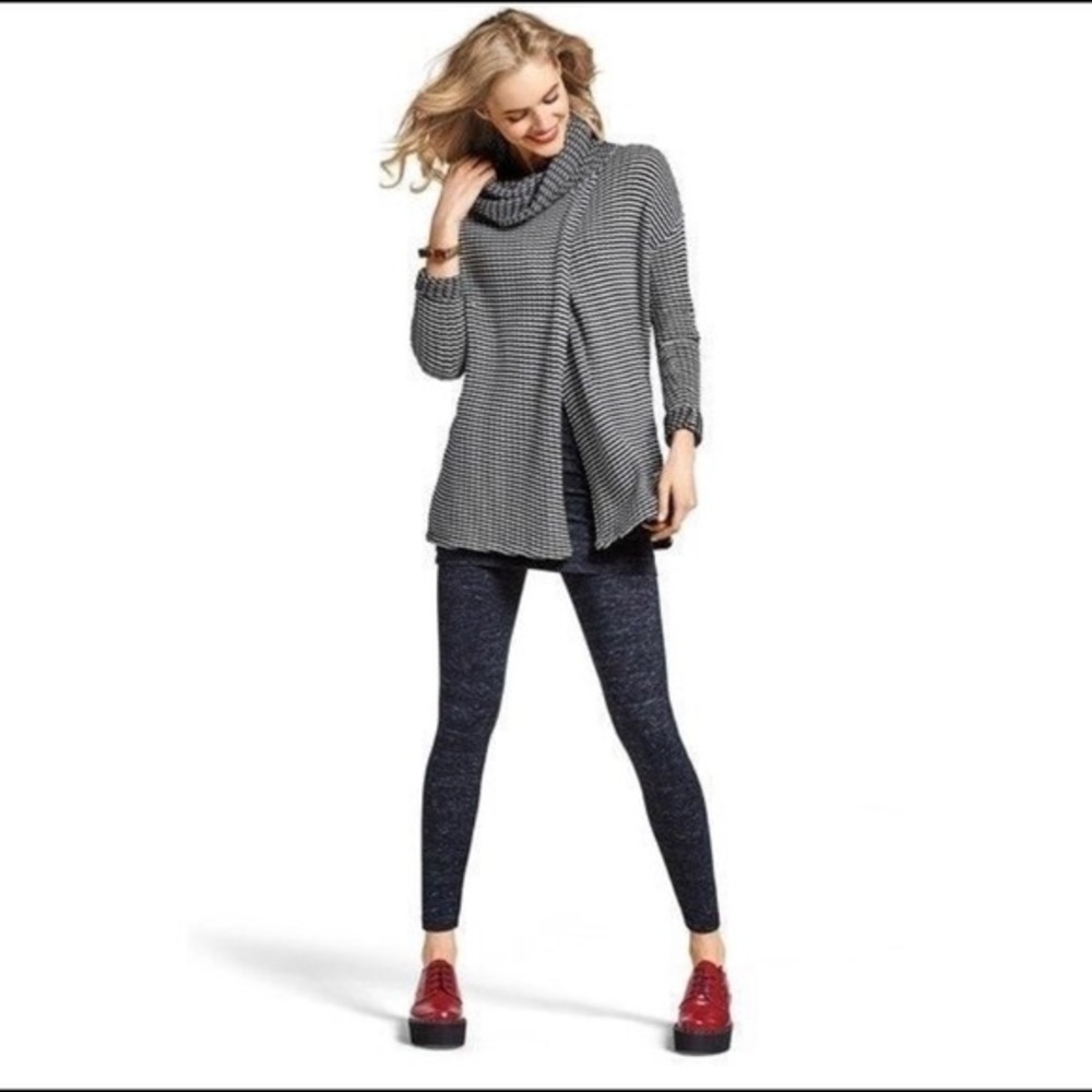 CABI ladies split style sweater (Fergie 3167)